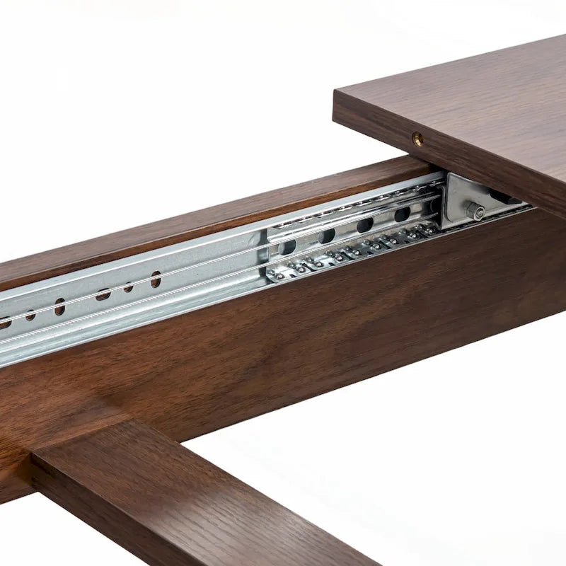 Tavolo da cucina in legno allungabile e versatile per diverse occasioni