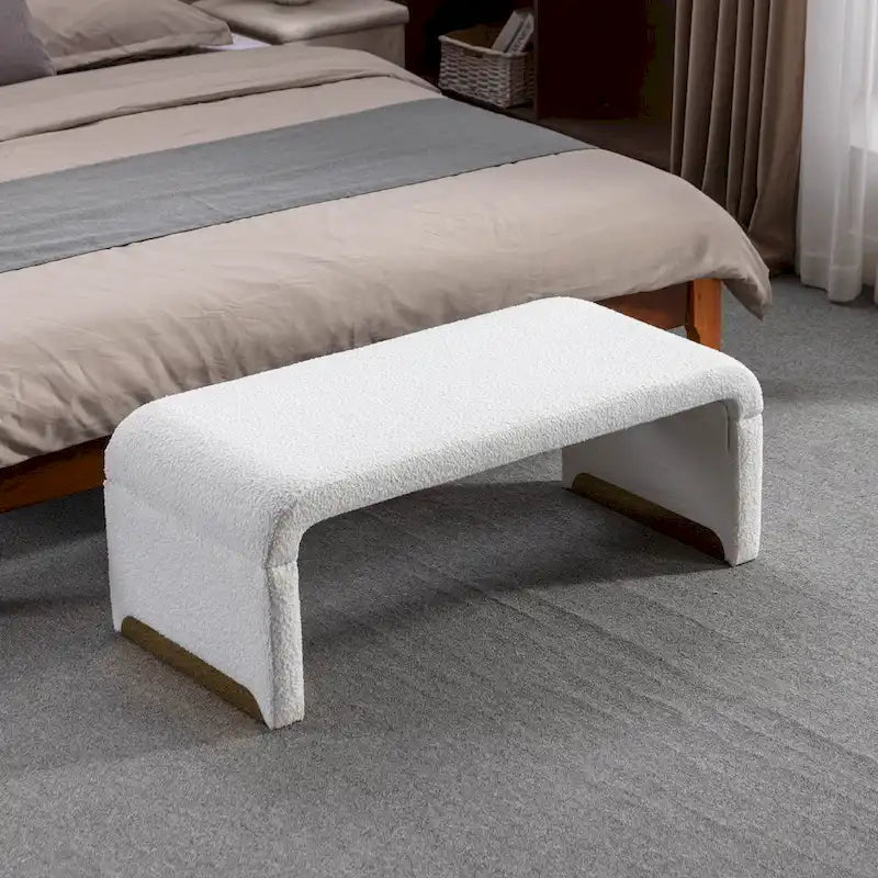 Panca moderna nuova in tessuto Boucle, poggiapiedi, sgabello da camera da letto, panca per scarpe con gambe in metallo dorato