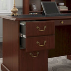 Scrivania direzionale Saratoga, schedario alto e due librerie a 5 ripiani in Harvest Cherry